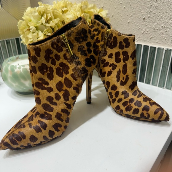 Victoria Secret women's leopard boots size 7 - Picture 8 of 11